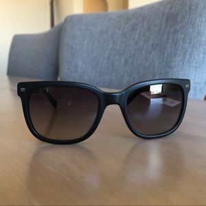 Banana Republic sunglasses. Black, gradient tint